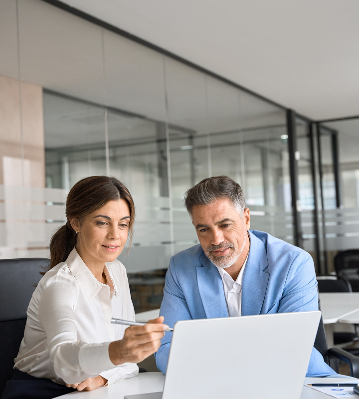 two-people-laptop