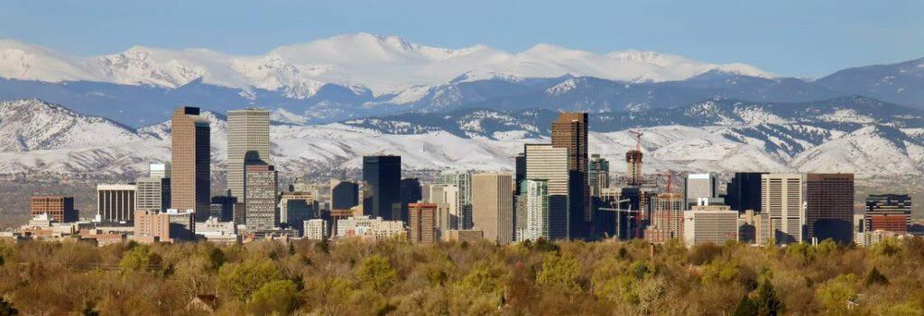 skyline-big-city-mountains